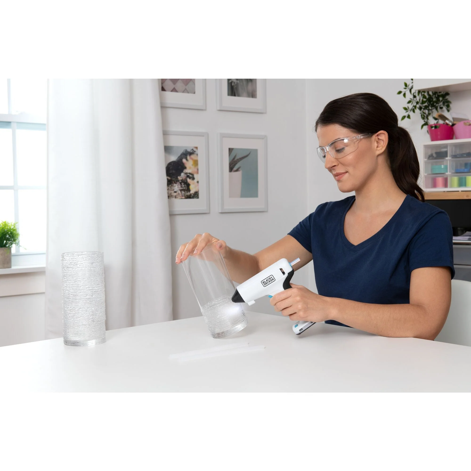 BLACK+DECKER 4V MAX* Cordless Glue Gun, USB Rechargeable - BCGL115FF