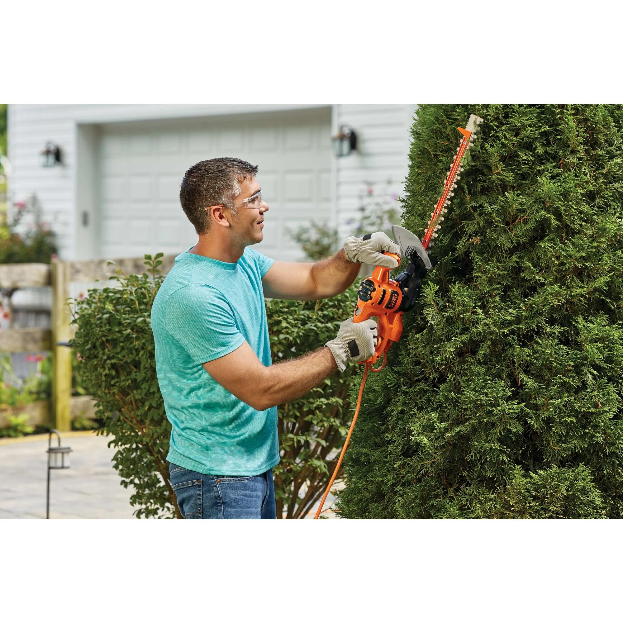 BLACK+DECKER Hedge Trimmer, Dual-Action Blade, 16-Inch - BEHTS125