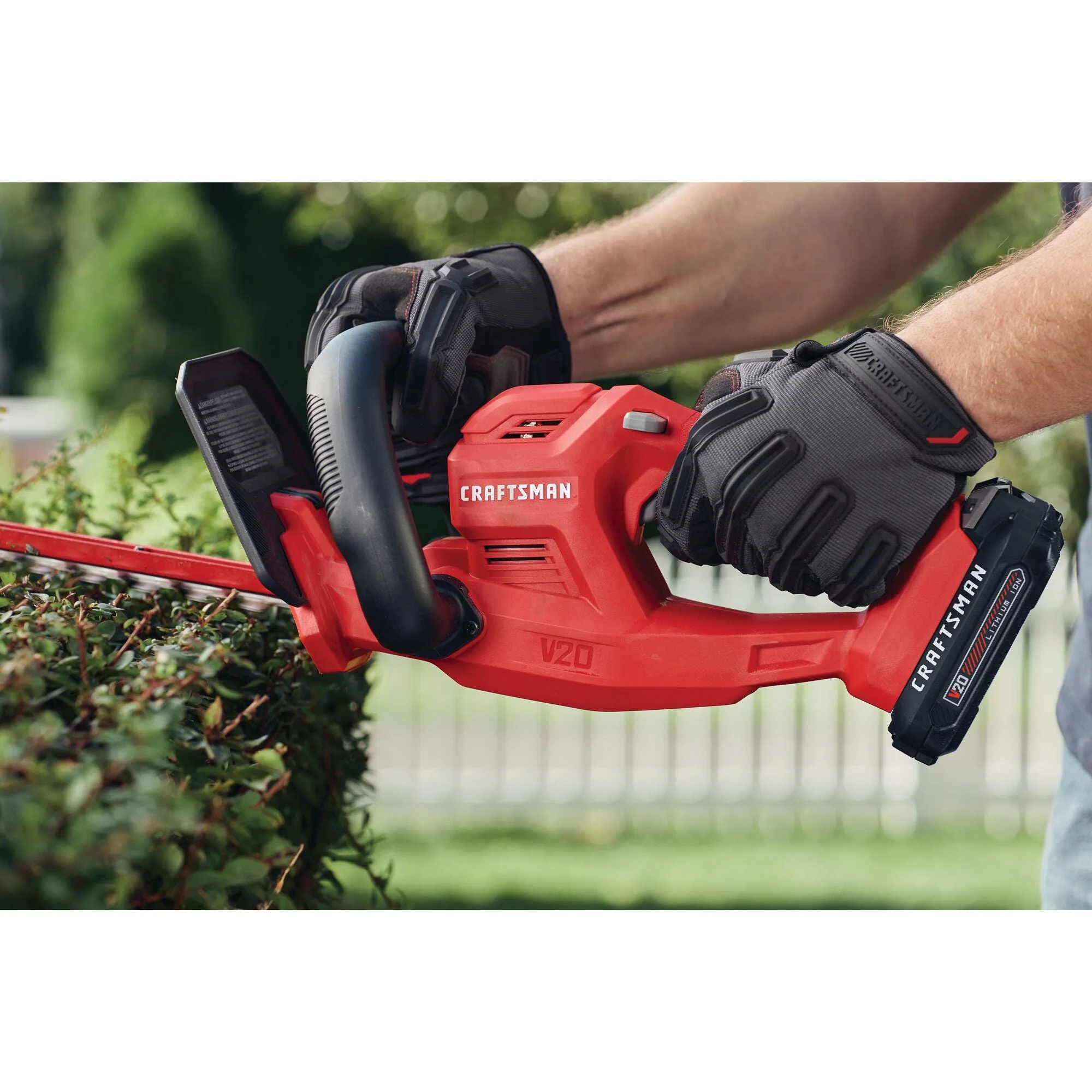 V20* Cordless 20 in. Hedge Trimmer (Tool Only)