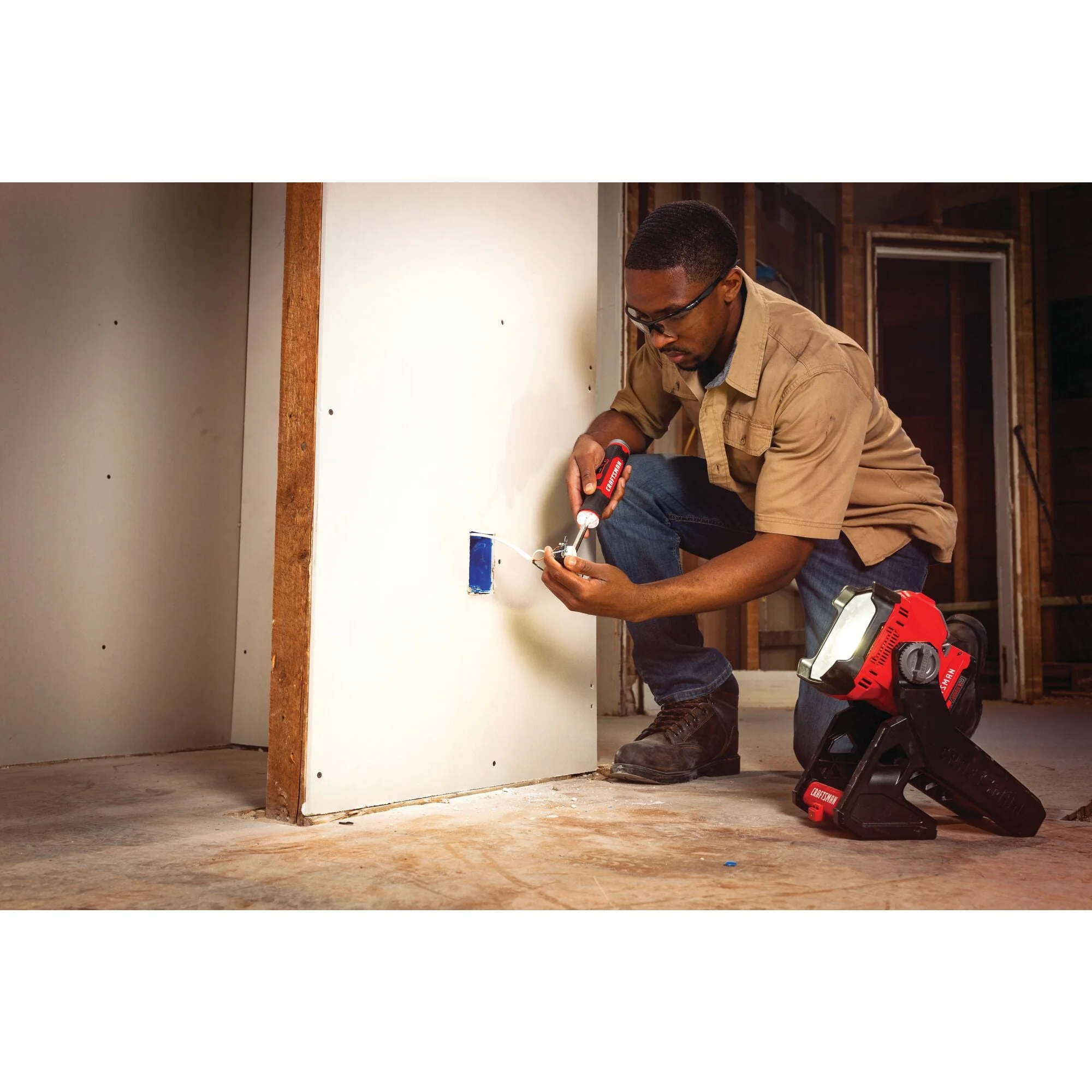 CRAFTSMAN V20* Cordless Small Area Light (Tool Only)