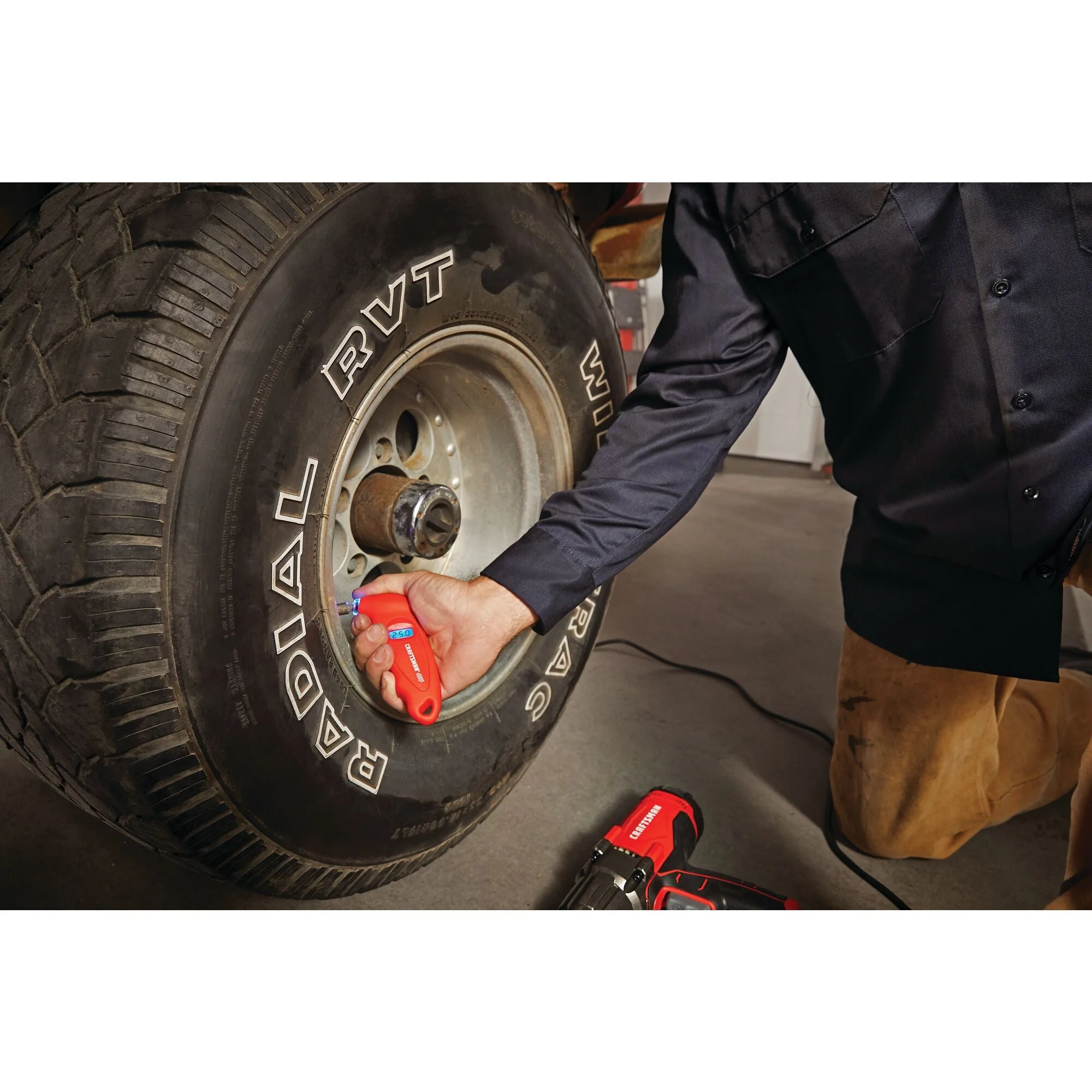 CRAFTSMAN DIGITAL TIRE GAUGE - Image 2