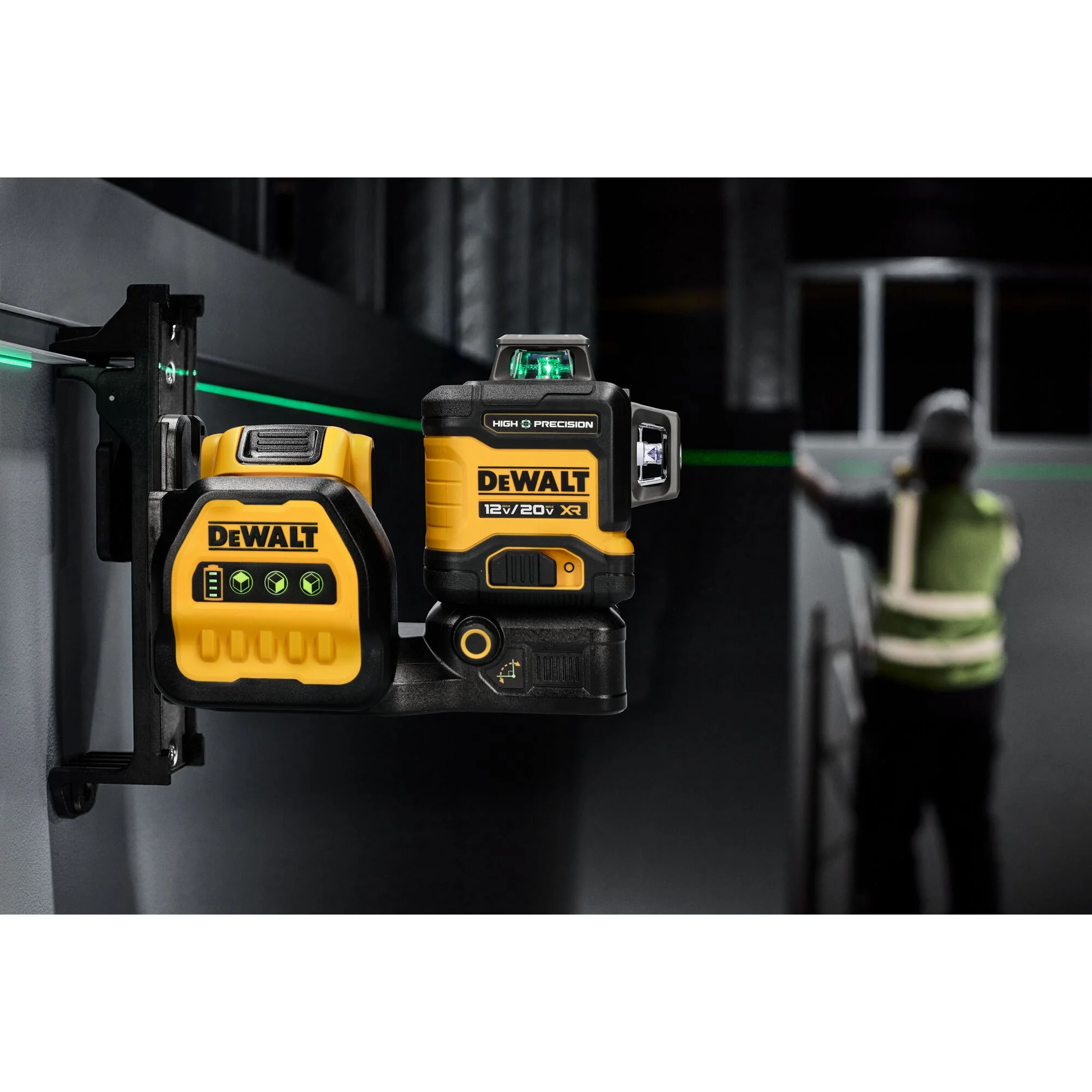 DEWALT 20V MAX* XR 3 x 360° High Precision Green Laser