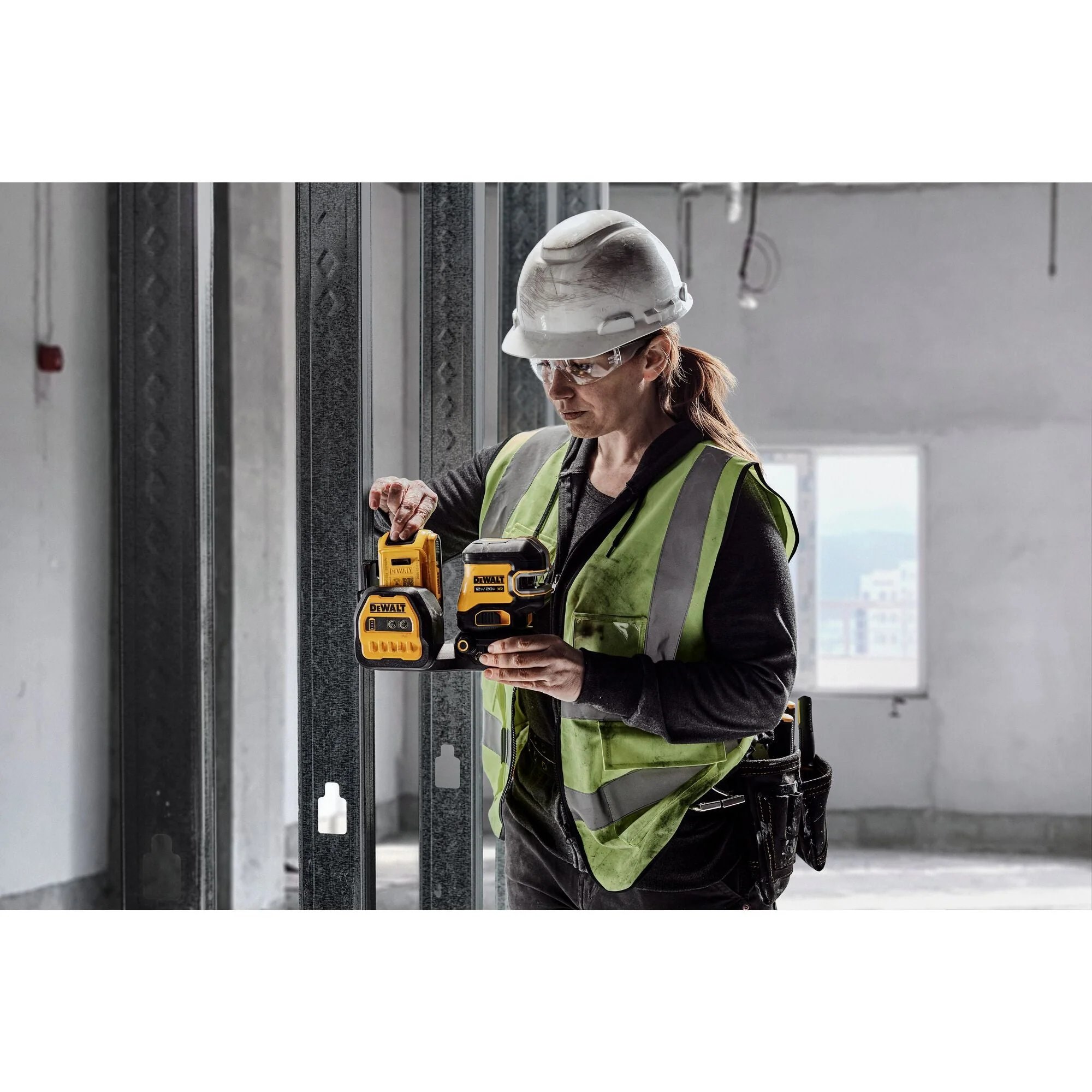 DEWALT Cross Line 2 Spot Bare