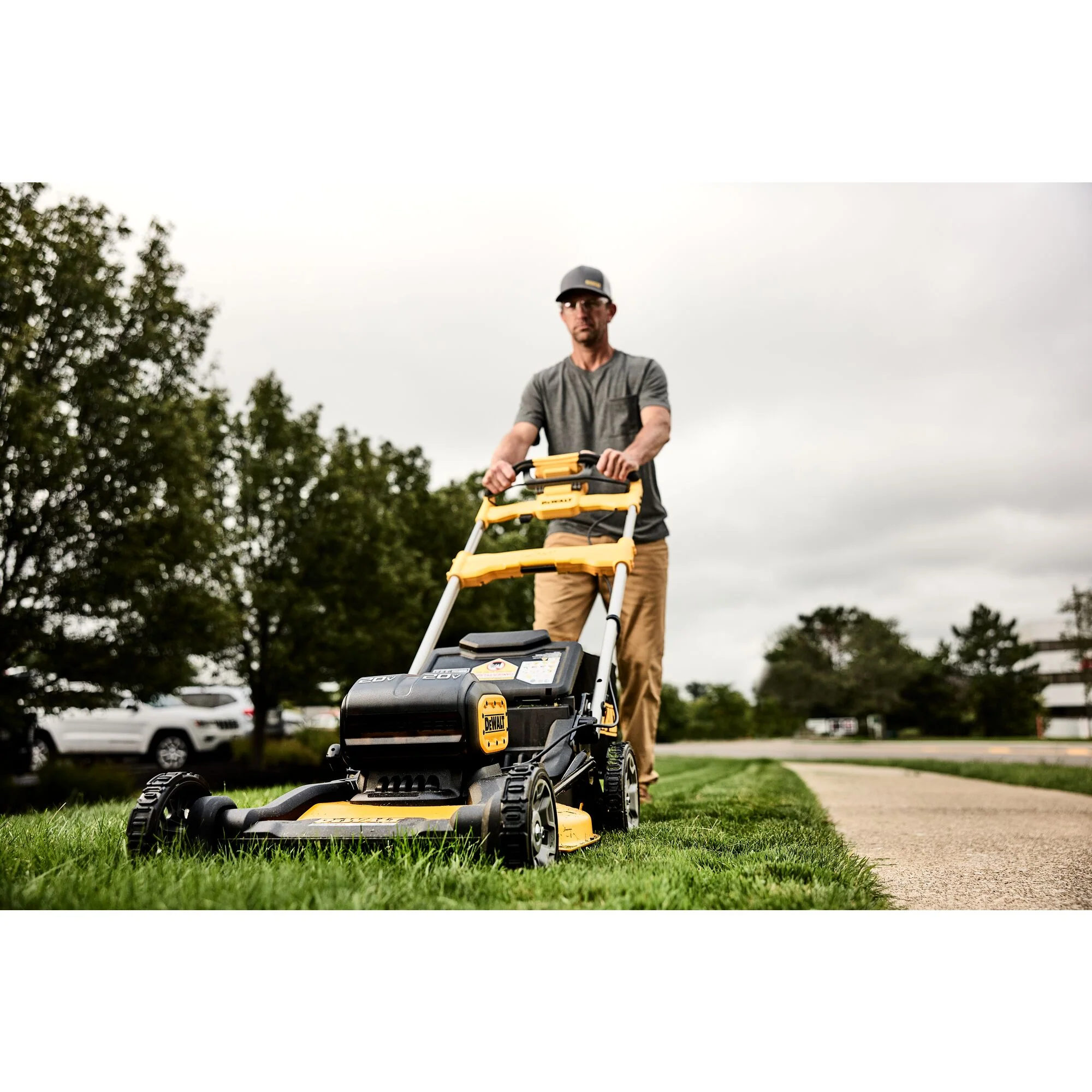 DEWALT 2X20V MAX* MAX XR Cordless RWD, Self-Propelled Mower Kit