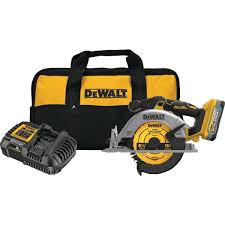 DEWALT 20V MAX* 6 1/2 Inch Circular Saw Kit