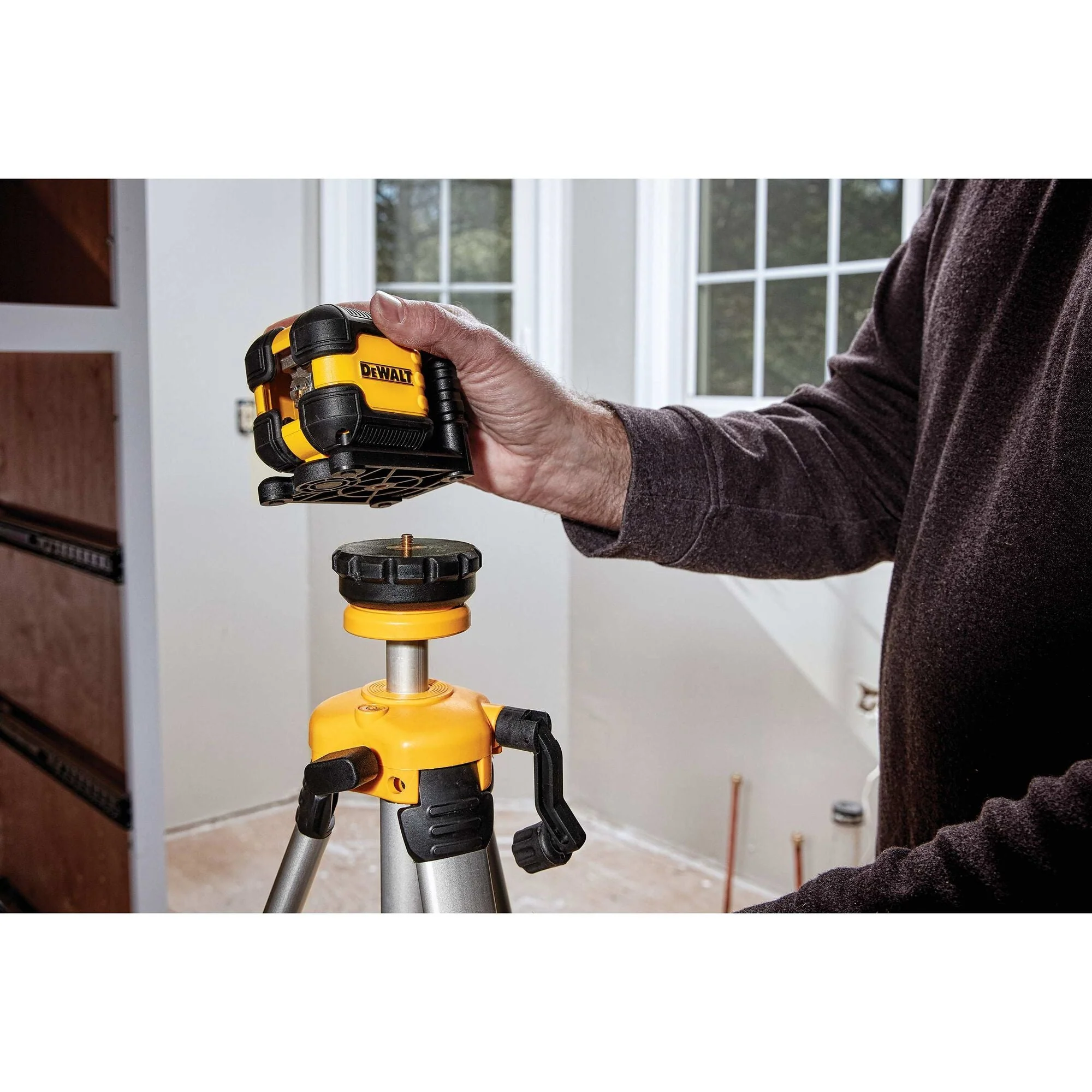 DEWALT Ng Red Cross Line