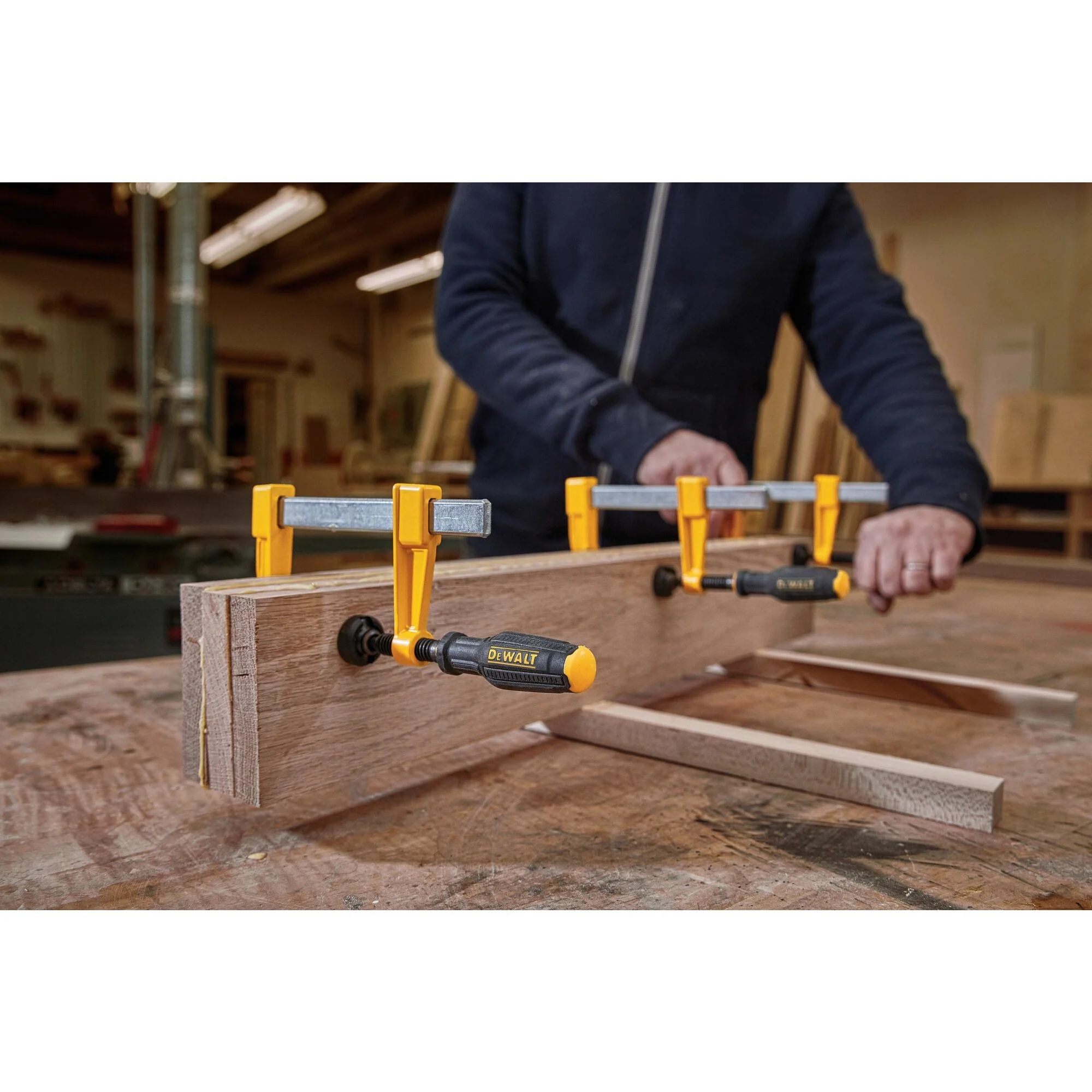 DEWALT Traditional Bar Clamp 4X2In 330Lbs
